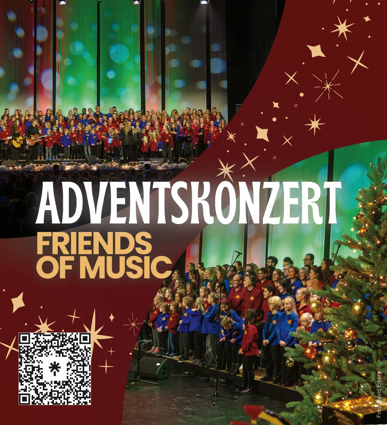 Adventskonzert der Friends of Music Oberaussem mit Chor auf festlich dekorierter Bühne